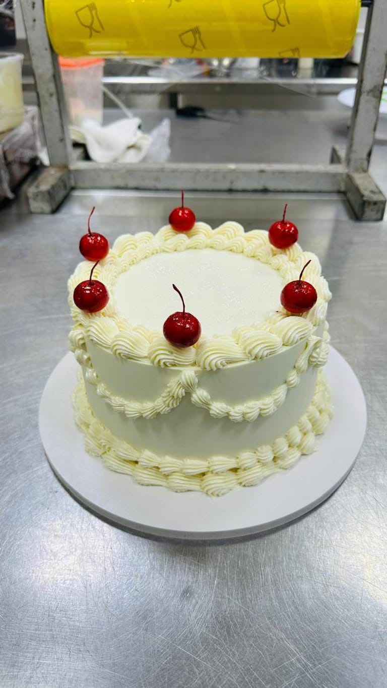 Anniverssary white cherry cake 1kg